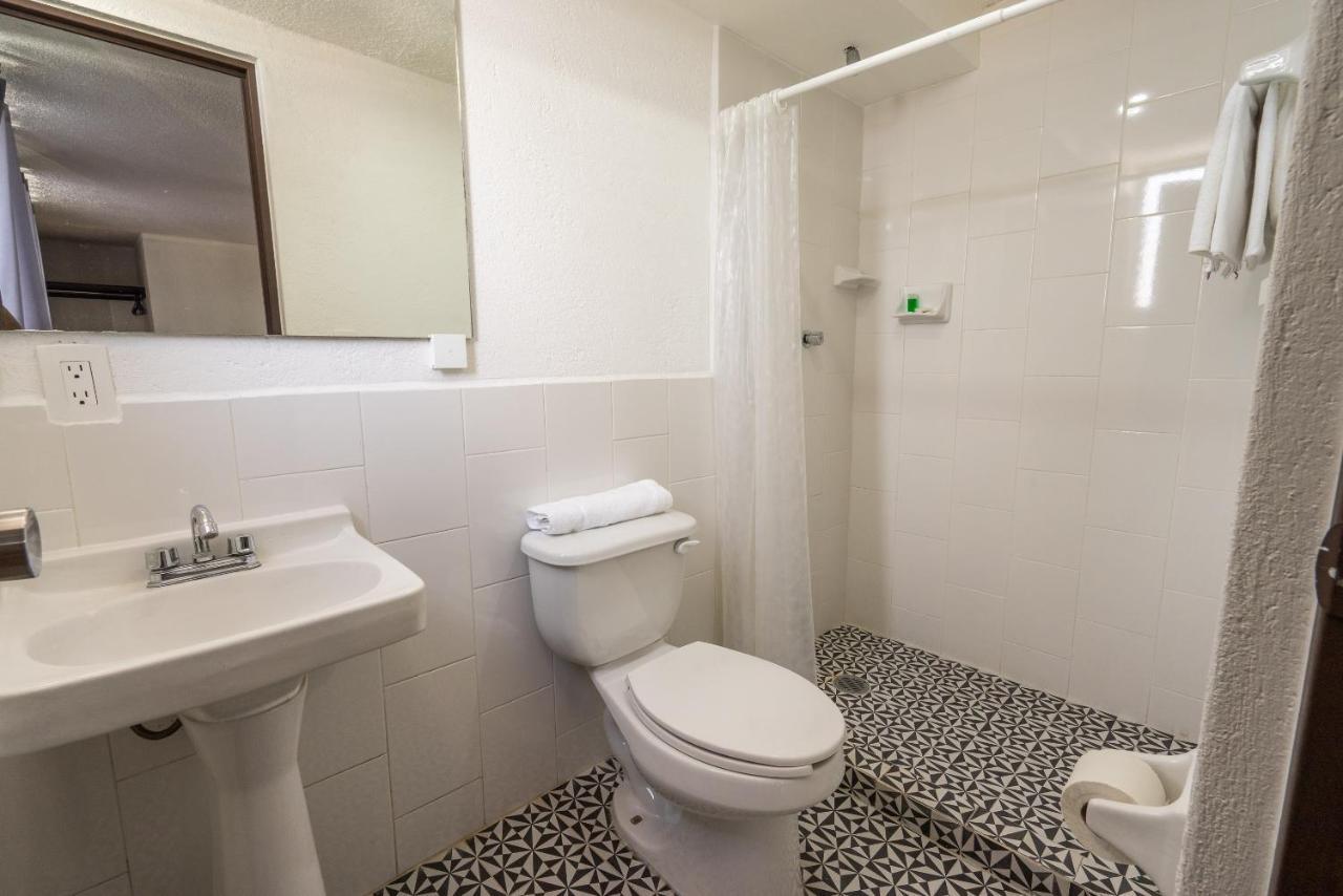 קוארנבאקאבה Hotel Delf-Inn מראה חיצוני תמונה