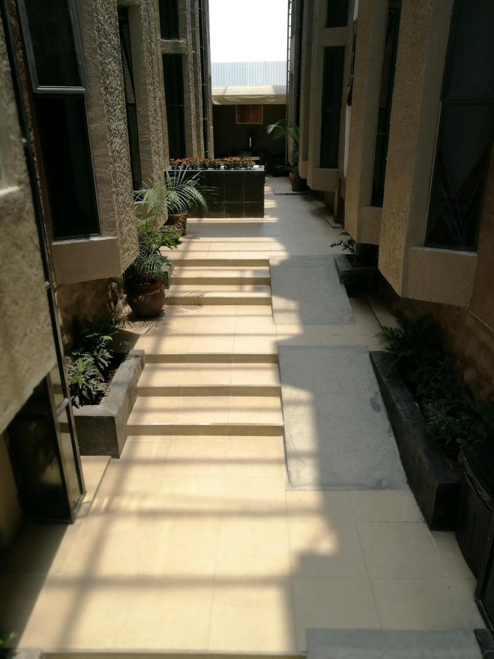 קוארנבאקאבה Hotel Delf-Inn מראה חיצוני תמונה